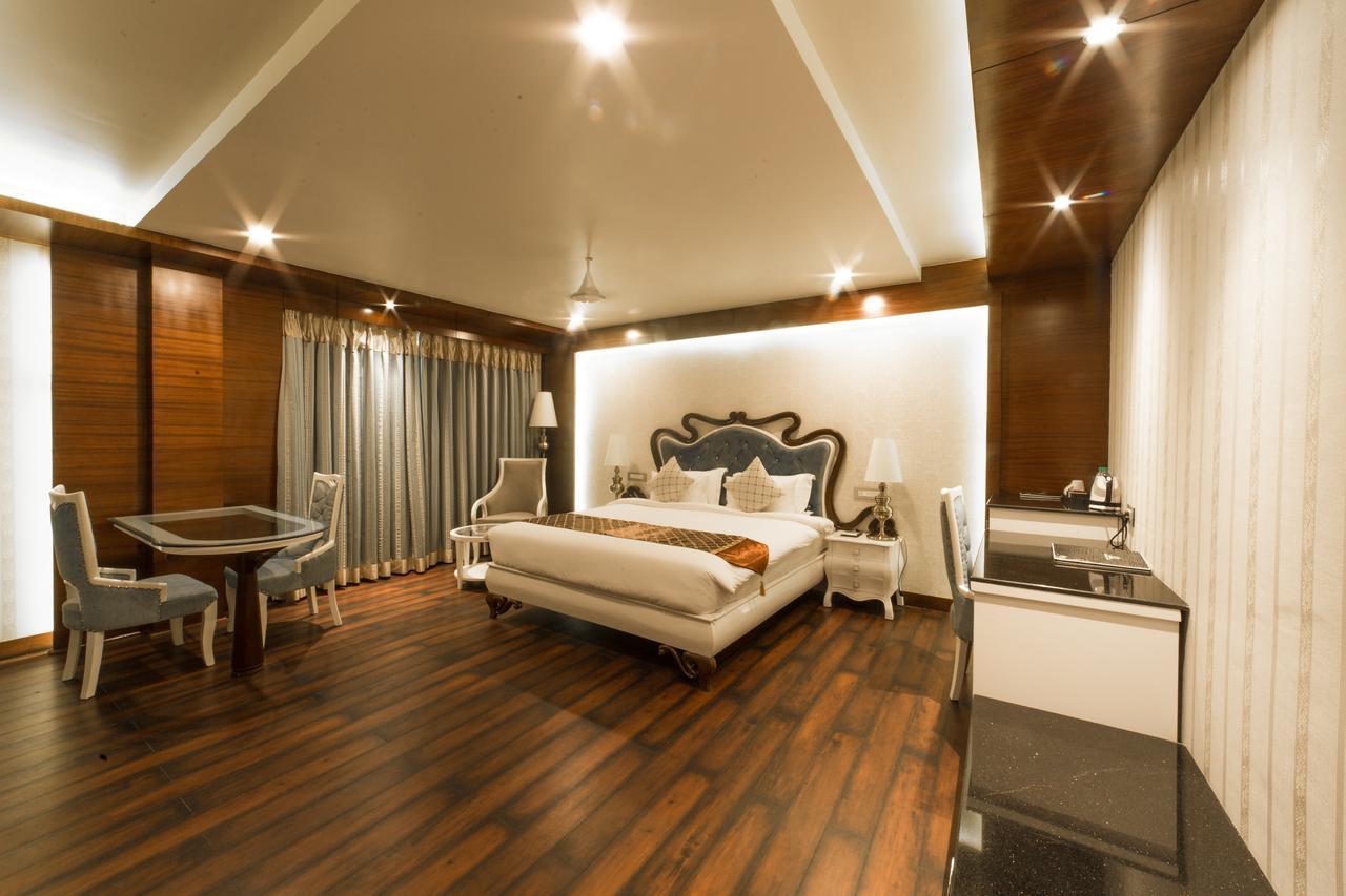 Costa Riviera Hotel Varanasi Ngoại thất bức ảnh