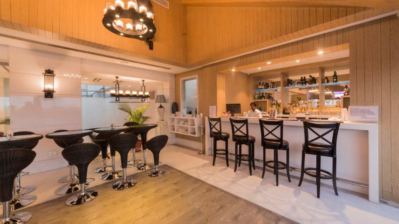 Costa Riviera Hotel Varanasi Ngoại thất bức ảnh